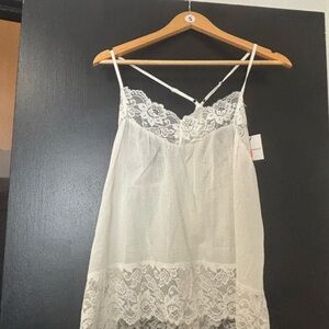 Bluivy White Lace Trim Chemise